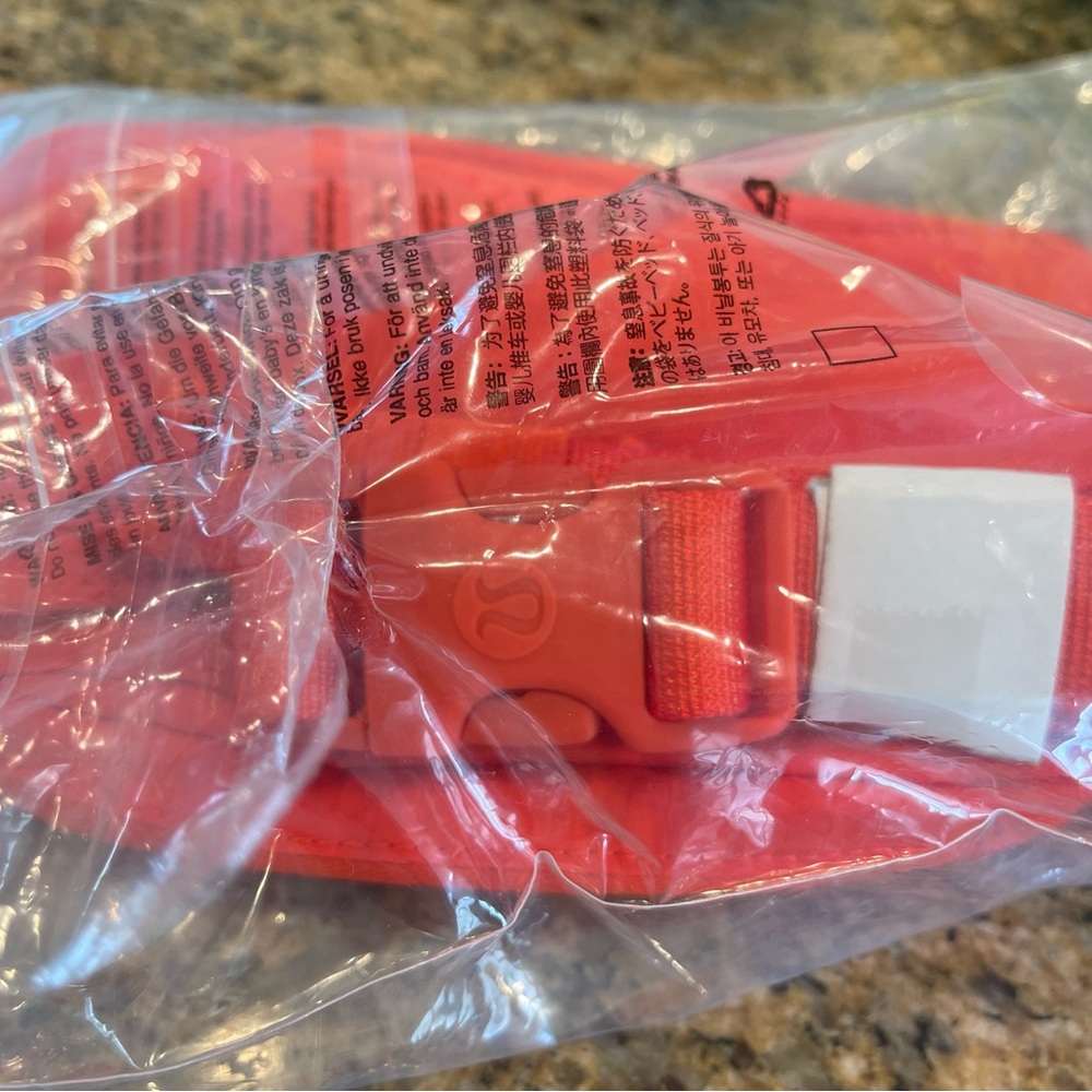 NWT Lululemon Red Mini Belt bag .7L size , solar orange / white - Picture 9 of 16